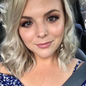 Meet your Posher, Kayla